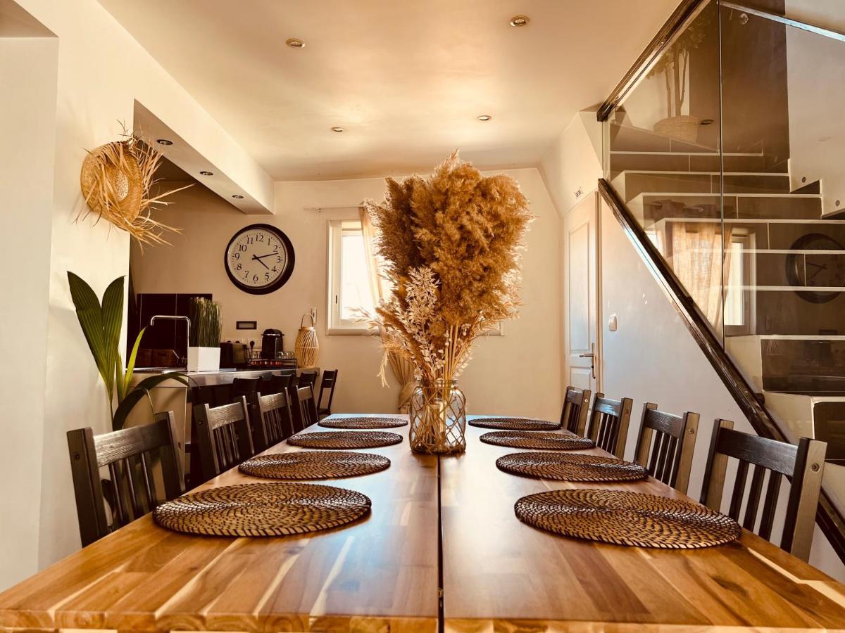 Maison De Village Ecusson - Logement Entier - 160M2 - 4Chambres - Centre Ville - Terrasse - Climatise Ним Экстерьер фото