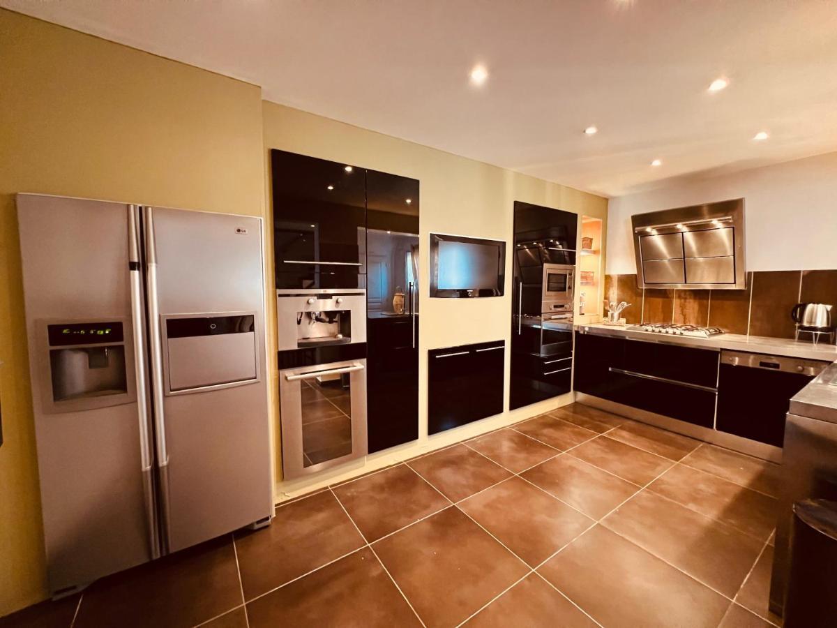 Maison De Village Ecusson - Logement Entier - 160M2 - 4Chambres - Centre Ville - Terrasse - Climatise Ним Экстерьер фото