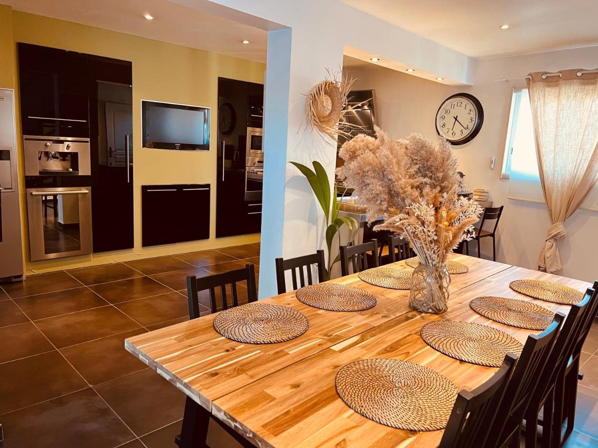 Maison De Village Ecusson - Logement Entier - 160M2 - 4Chambres - Centre Ville - Terrasse - Climatise Ним Экстерьер фото